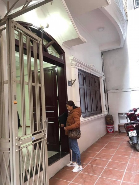 Bán nhà ngõ 124 Nguyễn Hoàng Tôn, nằm liền kề khu Ciputra nổi tiếng lẫy lừng, 40m2 chỉ nhỉnh 5 tỷ