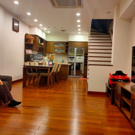 Nguyên căn hàng hiệu Vĩnh Phúc Ba Đình, nội thất bạc tỷ, giá 6.9 tỷ, lh 092.234.6363