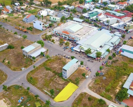 Chính chủ cần bán gấp lô góc ngã tư ngay khu phố chợ trung tâm