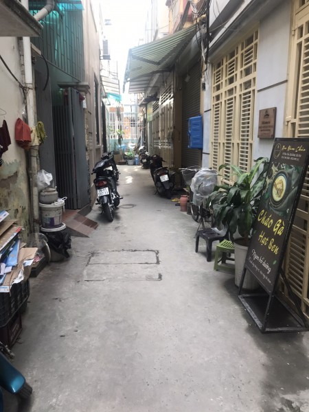 Bán Nhà Hoàng Hoa Thám , hai mặt ngõ , tặng nội thất , 51m2, 3.9 tỷ