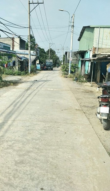 Gia đình em kẹt tiền bán lô đất vị trí đẹp giá 360tr xã Vĩnh Lộc b