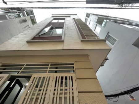 Bán nhà Hoàng Như Tiếp 4 tầng, mặt tiền 3,9m, lô góc, ô tô đỗ cửa, ngõ thông thoáng