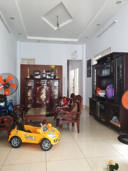 Bán Nhà Phố Đường Nguyễn Văn Đậu Quận Bình Thạnh. DT: 105m2. LH: 0932155399.