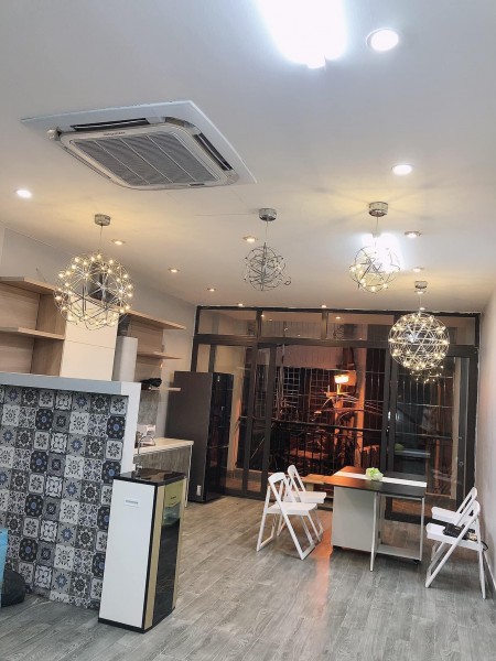 Đỉnh cao chùa Láng kinh doanh dt 42m2, 5 tầng, bao sang tên, tặng nội thất xịn, giá 3.9 tỷ