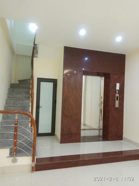 Bán nhà Xuân Đỉnh dt 64m2, 5 tầng đúc, thang máy, mt 4m, phân lô, ô tô vào nhà giá 10.6 tỷ