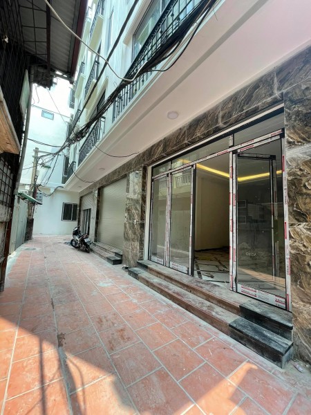 Bán nhà trung tâm Cầu Giấy mới ở luôn thiết kế hiện đại dt 40m2, 5 tầng, giá 4,2 tỷ