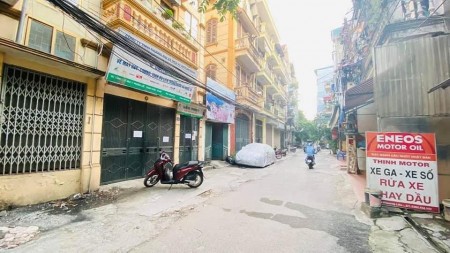 Chưa đến 3 tỷ, nhà ngõ ô tô, 10m ra chục chính Khuất Duy Tiến
