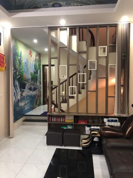 Chủ nhà cần tiền bán nguyên căn bao đẹp ngay ngã tư Sở