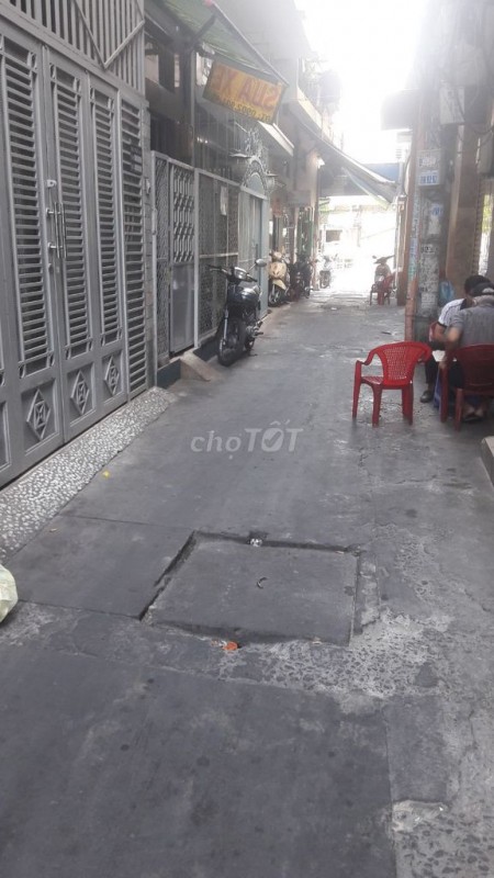 Cần bán gấp nhà chính chủ hẻm đường Lý Thái Tổ, Quận 10 Giá Tốt