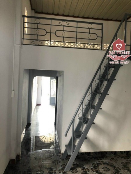 Bán nhà Long Bình Tân 8x26m giá 3tỷ2, đường lớn xe ra vào thuận tiện