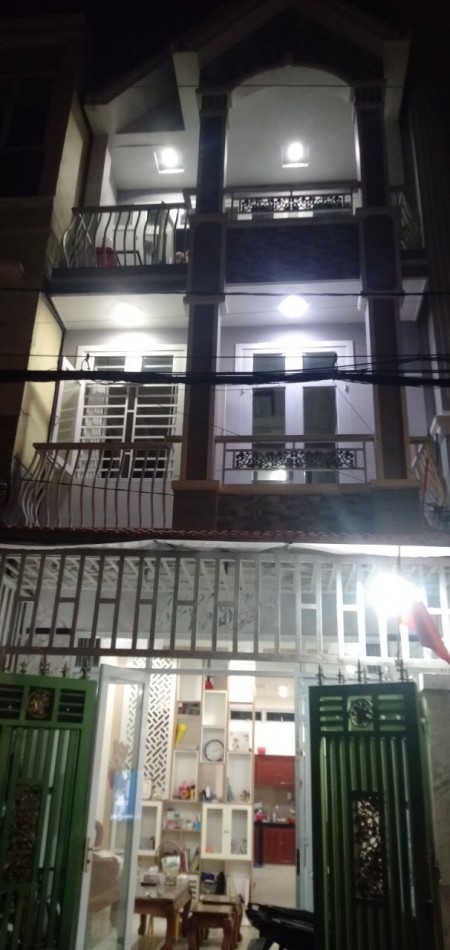 Nhà đẹp 3 lầu giá 4,3 tỷ mặt tiền hẻm 83 Đào Tông Nguyên, KP7 Thị trấn Nhà Bè