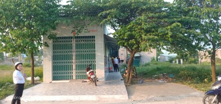 Bán nhà cấp 4 chính chủ, xây dựng được 3 năm ở ngay cổng chính Mỹ Phước 3