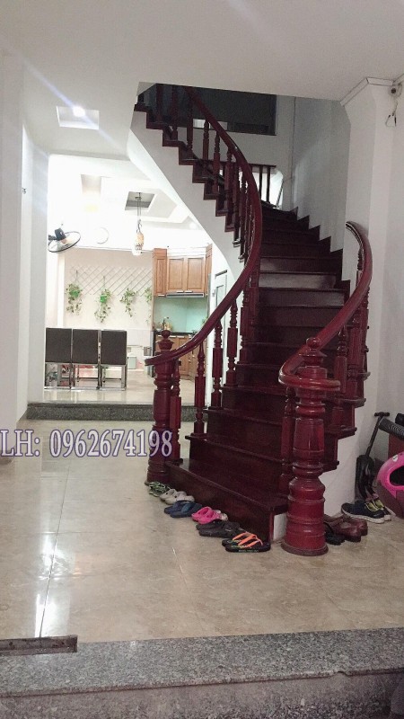 Nhà gần phố Thái Hà, ngõ thông thoáng, ô tô Spark nhỏ vào nhà, 56m2, 6.7 tỷ