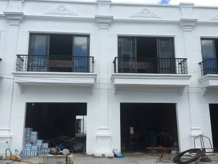 Nhà 1 trệt 1 lầu, ~30tr/m2, 5*21, đường 12m, ngay chợ huyện Thới Lai