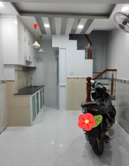 Quá hiếm! Chỉ 1tỷ7 có nhà trung tâm Lạc Long Quân, 17m2, q Tân Bình