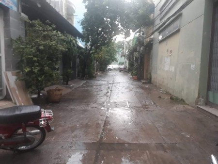Bán nhà hẻm xe hơi Tân Hương, dt 56m2, 2 tầng, đúc kiên cố, 3 pn, giá 4 tỷ