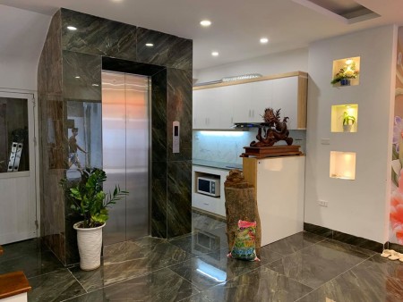 Hiếm! Chỉ 16.5 tỷ, nhà phố Quang Trung- Trần Quốc Toản, quận Hoàn Kiếm, thang máy, 4*, ở luôn