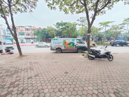 Mặt phố vỉa hè siêu rộng thang máy hiện đại, mới tinh, ô tô vào nhà, kinh doanh đỉnh