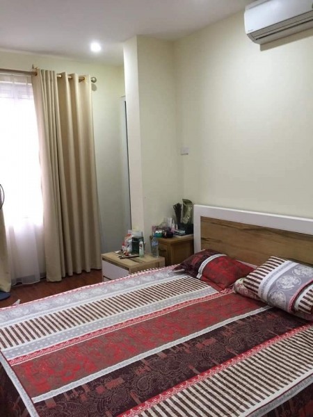 Bán nhà Pháo Đài Láng 40m2 nhà 4 tầng giá 4.2 tỷ, ngõ thông kinh doanh nhỏ, cách phố 30m
