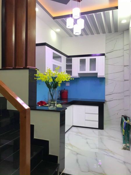 Bán nhà đường Lê Lợi 33m2, giá thương lượng, 2 tầng đúc kiên cố