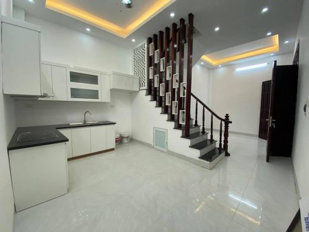 Bán nhà cực hiếm phố Định Công Thượng, diện tích vuông đẹp 35m2, 5 lầu, mt 8m, nhỉnh 3.45 tỷ