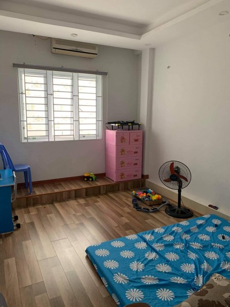 Bán Nhà 4 Tầng 4 PN full nội thất ở ngay Trương Định Hoàng Mai