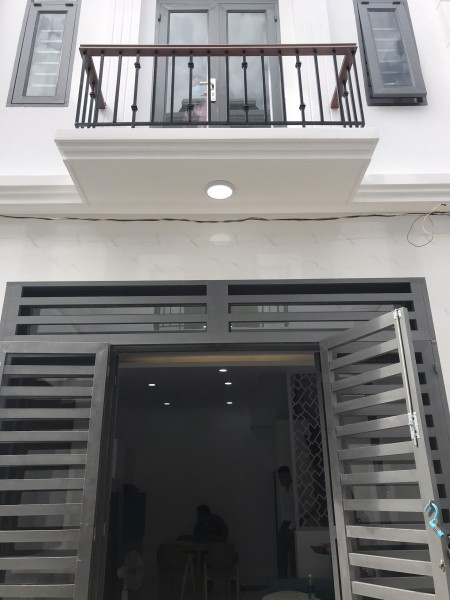 Ngay Cầu Lớn, Bán 830tr tặng full nội thất, sát bên chợ, Bệnh Viện.