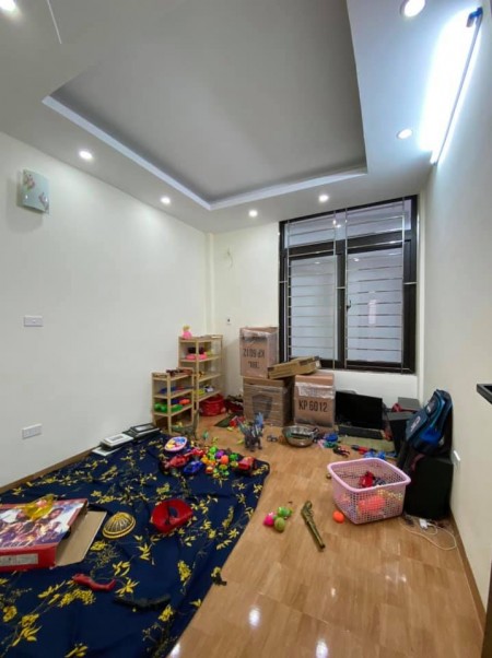 Bán nhà Lĩnh Nam nhà đẹp đầy đủ nội thất xịn, 4 tầng đúc bê tông kiên cố