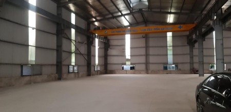 Cho thuê kho Nguyễn Hoàng, Mỹ Đình DT 700m2, MT 20m xe container vào được kho.