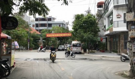 Bán nhà Nguyễn Văn Huyên, Quận Cầu Giấy diện tích 42m2 x 5 tầng