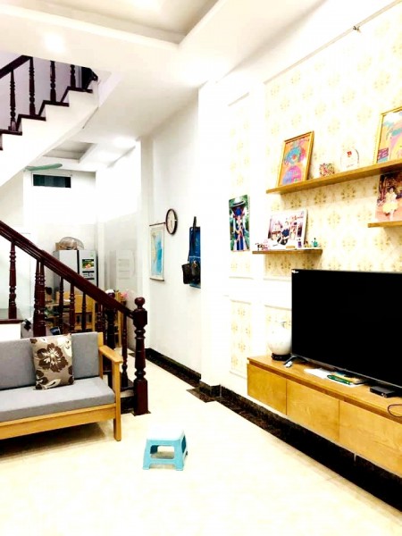 Cần bán nhà 35m2 ngõ phố Trương Định. Sổ đỏ chính chủ, giá 3.4 tỷ