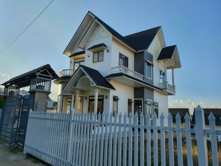 Biệt thự sân vườn Nam Hồ phường 11, thành phố Đà Lạt, lh 0911451686