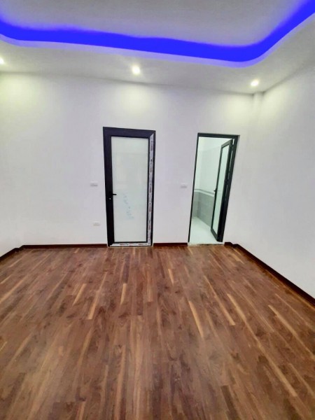 Bán gấp nhà chính chủ sổ đỏ, phố Tu Hoàng, Nam Từ Liêm, nhỉnh 2 tỷ, cạnh trường đh Công Nghiệp Hà Nội