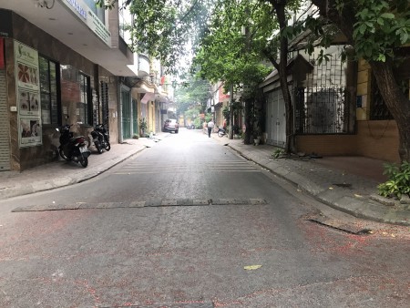 Phân lô vỉa hè Hoàng Ngân Cầu Giấy. Gara vị trí vàng ở luôn 52m2*4T giá 9.9 tỷ liên hệ 0835967888