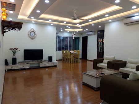 Cần bán căn hộ chung cư 24T Trung Hòa diện tích 160m2 Giá 24,5tr/m2