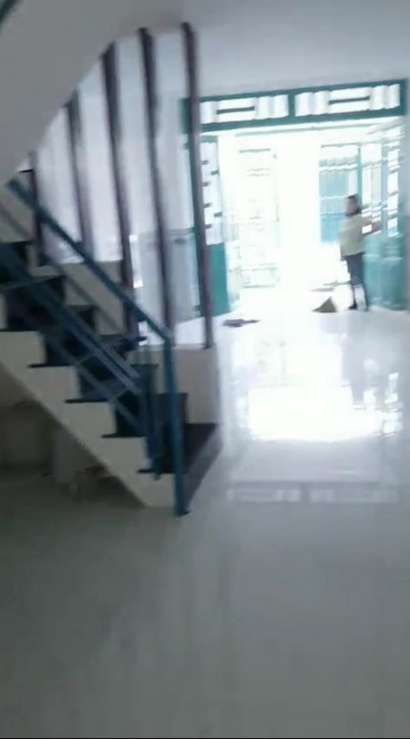 Cho thuê nhà mới Ngã 3 Đông Quang 4x17, Gác, 2 phòng ngủ. Giá 6 triệu