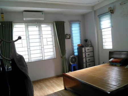 Bán nhà phố Phan Đình Giót, Hà Đông dt 40m2 5 tầng mt 4m giá bán 2 tỷ 9