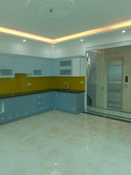 Bán nhà Đường Láng 50m2x6T, MT 6m, 8tỷ, kinh doanh cực đỉnh, Lô góc, thang máy.