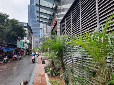 Nhỉnh 2 tỷ nhà Lê Văn Lương diện tích 33m2 ,4 tầng nhà đẹp ở ngay