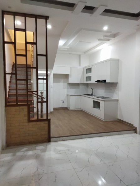 Ô tô tải đỗ cửa, trung tâm Đống Đa, kinh doanh đỉnh, phố Khương Thượng, giá 5 tỷ