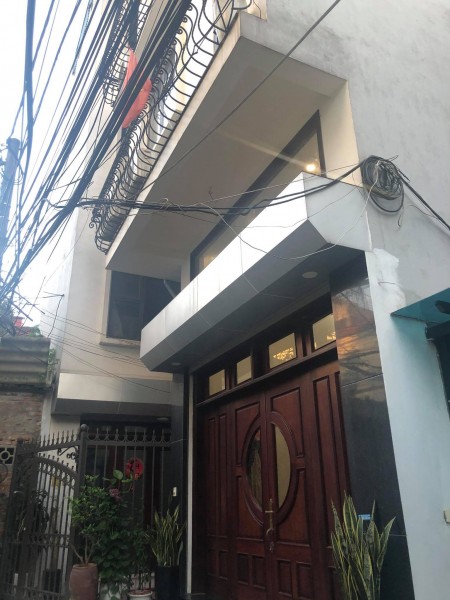 Bán nhà đẹp Nguyễn Văn Cừ 36m2, 4 tầng, mặt tiền 5.9m, giá 3 tỷ