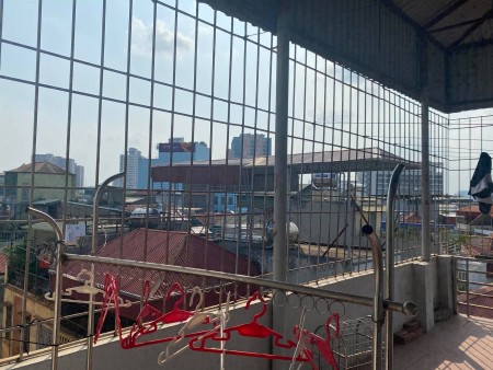 Bán nhà phố Vân Đồn, 5m ra mặt phố, 5 tầng đẹp ở luôn, giá 5.4 tỷ
