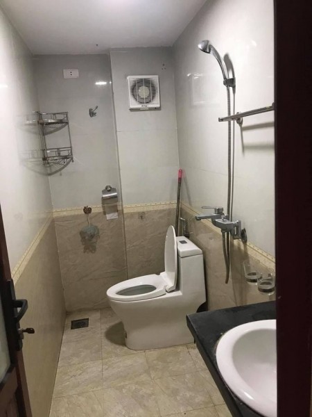Cần tiền bán gấp nhà Đức Diện, Quận Bắc Từ Liêm, dt 39.5m2, giá hơn 2 tỷ