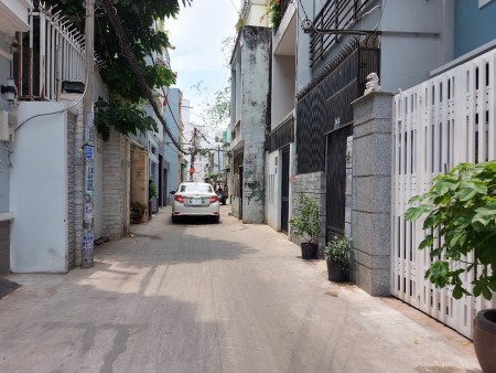 Bán nhà hẻm xe hơi, Lê Quang Định, dt 46m2, nở hậu, giá chỉ 5 tỷ