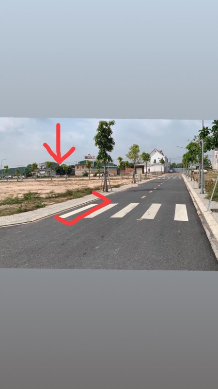 Duy nhất 1 lô đất nằm ngay chợ sông trầu sổ riêng thổ cư 100% giá chỉ 750 triệu