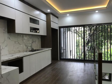 Bán nhà Trần phú Văn Quán 42m2 5 tầng giá hơn 2 tỷ, mt 3.8m
