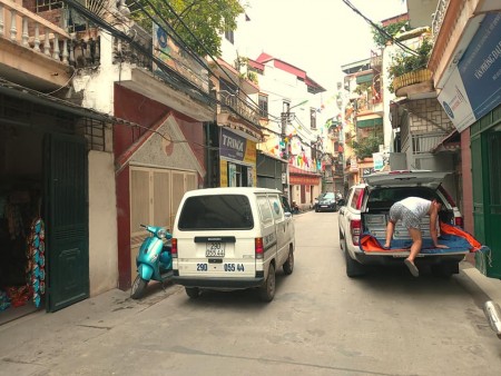 Cần bán nhà phố Vương Thừa Vũ, Thanh Xuân 52m2, 3 tầng, mặt tiền 4.6 m, giá 6.5 tỷ.