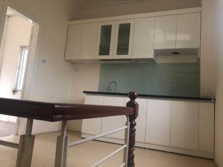 Nhà Đội Cấn 5tầng giá 3.5 tỷ đẹp, hiếm, sổ vuông phúc hậu