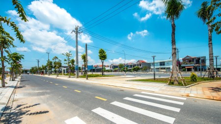 Đất nền dự án có sổ liền giáp ranh Đà Nẵng, giá bán 2.11 tỷ, ngay mặt tiền