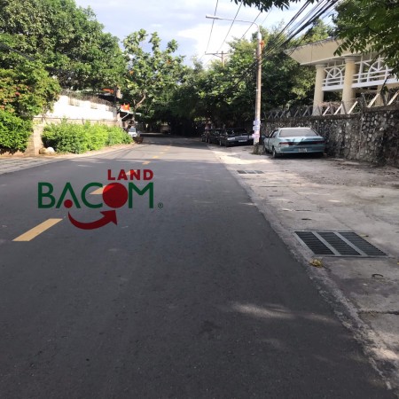 Bán nhà lô góc 2 mặt tiền Đường Hồ Hoà, DT 253m SHR full thổ cư. P . Tân phong. Giá 13,5 tỷ